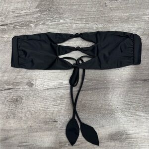 SOLD!! Benoa black Kayla top *does have a flaw